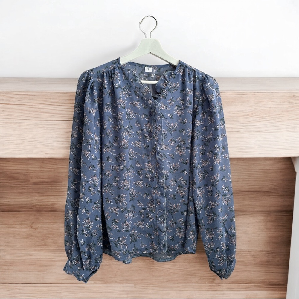 BNWOT Flowy Blue Floral Button Up Blouse
